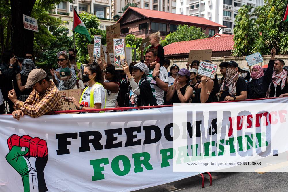 BANGKOK, THAILAND †OCTOBER 10, 2026: Pro-Palestine protesters and activists gather outside the Israeli Embassy in Bangkok to demand a permanent ceasefire in Gaza and express solidarity with the Palestinian people. The demonstration highlights calls for an end to hostilities in Gaza and continued international attention to the humanitarian situation affecting Palestinians. Protesters gathered outside the diplomatic mission to voice their demands and show support for Palestinians amid the ongoing conflict. The demonstration forms part of international solidarity actions calling for a ceasefire and greater protection for civilians in Gaza. Bangkok Thailand - ZUMAq101 20261010_zna_q101_153