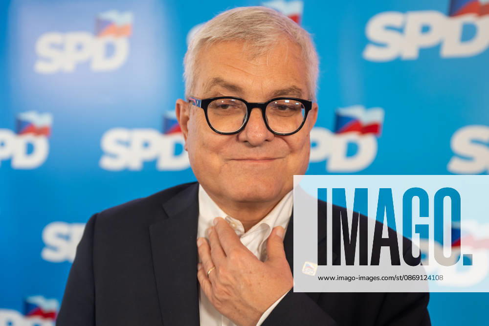 The two-day elections to municipal assemblies ended in the Czech Republic together with the first round of the elections to one-third of the Senate, at 2:00 p.m. on October 10, 2026. On the photo: Milan Urban, the SPD candidate for Mayor of Prague, at SPD s central campaign headquarters in Prague. (CTKxPhoto OndrejxDeml) CTKPhotoP2026101004885 CTKPhotoP2026101004885