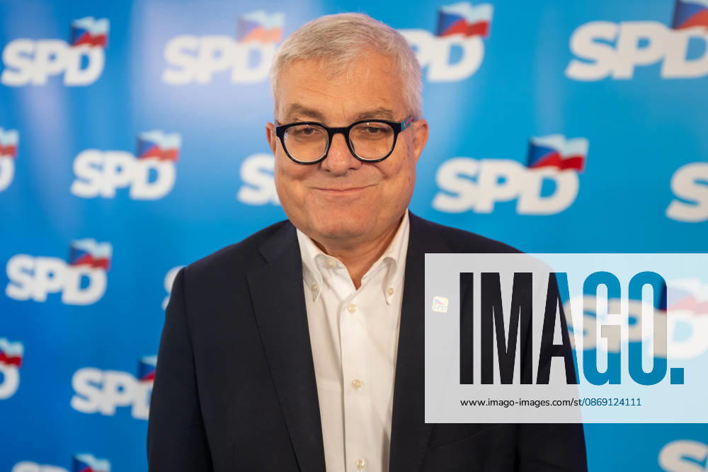 The two-day elections to municipal assemblies ended in the Czech Republic together with the first round of the elections to one-third of the Senate, at 2:00 p.m. on October 10, 2026. On the photo: Milan Urban, the SPD candidate for Mayor of Prague, at SPD s central campaign headquarters in Prague. (CTKxPhoto OndrejxDeml) CTKPhotoP2026101004890 CTKPhotoP2026101004890