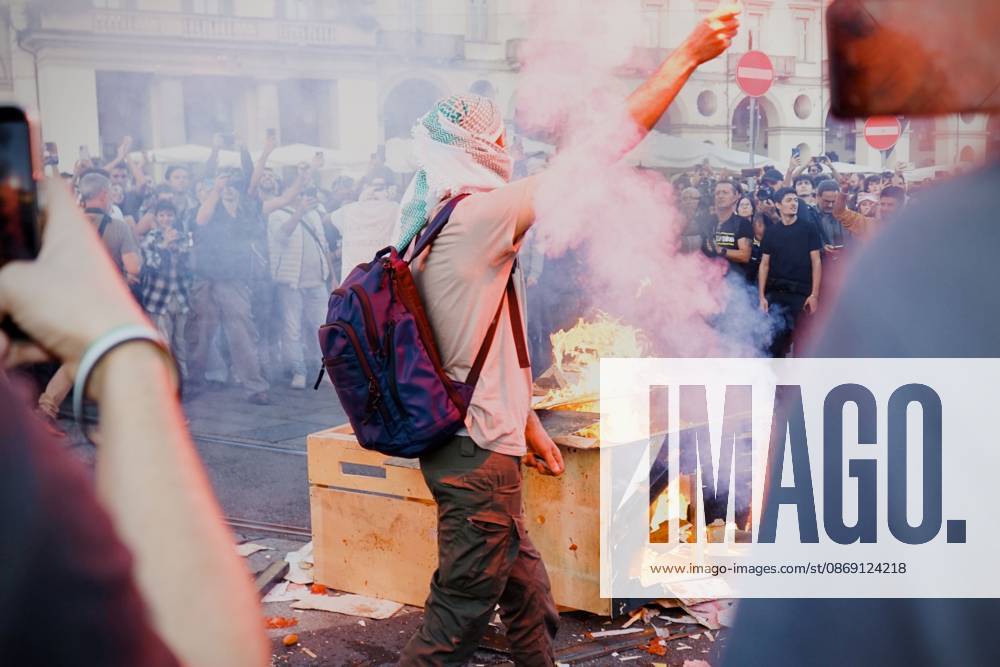 TURIN, ITALY, OCTOBER 10, 2026: Thousands of pro-Palestinian demonstrators march through central Turin during a regional protest organized by Torino per Gaza, as demonstrations take place across Italy in solidarity with Palestinians. Tensions erupted near Piazza Castello when protesters attempted to cross a police cordon, leading to brief confrontations before the march continued through the city. Demonstrators carried Palestinian flags and large effigies depicting US President Donald Trump and Israeli Prime Minister Benjamin Netanyahu. Toward the end of the demonstration, protesters threw tomatoes at the effigies before setting them on fire. Turin Italy - ZUMAq101 20261010_zna_q101_301