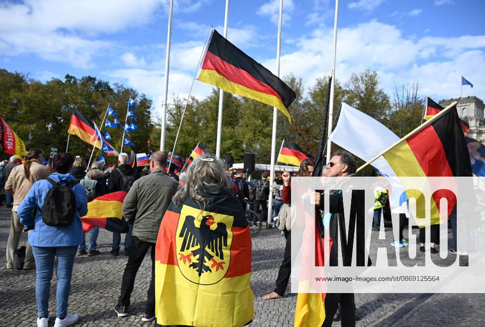 Rally of Projekt M1llion in Berlin BERLIN, GERMANY - OCTOBER 10: People take part in the Projekt M1llion anti-government protest in Berlin, Germany, on October 10, 2026. Volodymyr Sindieiev Anadolu Berlin Germany. Editorial use only. Please get in touch for any other usage.