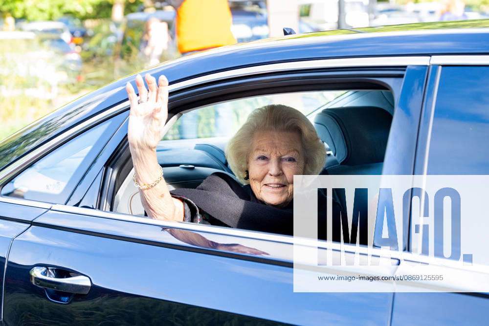 Apeldoorn Princess Beatrix attended the 7th edition of Het Oranjepad around palace Het Loo in Apeldoorn. Â