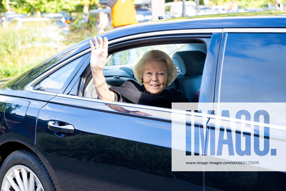 Apeldoorn Princess Beatrix attended the 7th edition of Het Oranjepad around palace Het Loo in Apeldoorn. Â