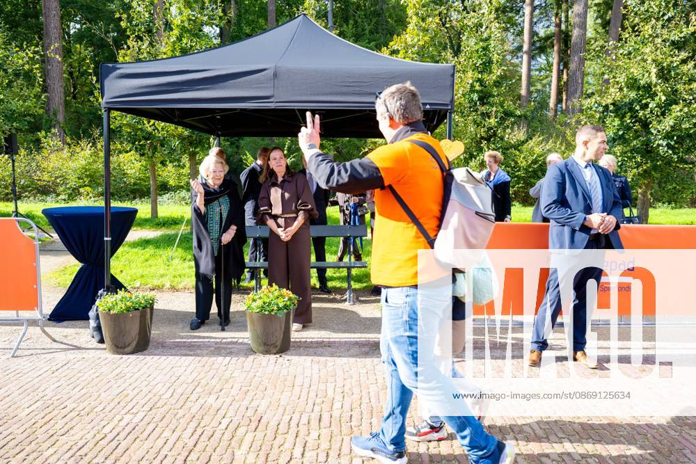 Apeldoorn Princess Beatrix attended the 7th edition of Het Oranjepad around palace Het Loo in Apeldoorn. Â