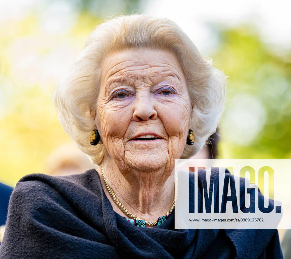 Apeldoorn Princess Beatrix attended the 7th edition of Het Oranjepad around palace Het Loo in Apeldoorn. Â