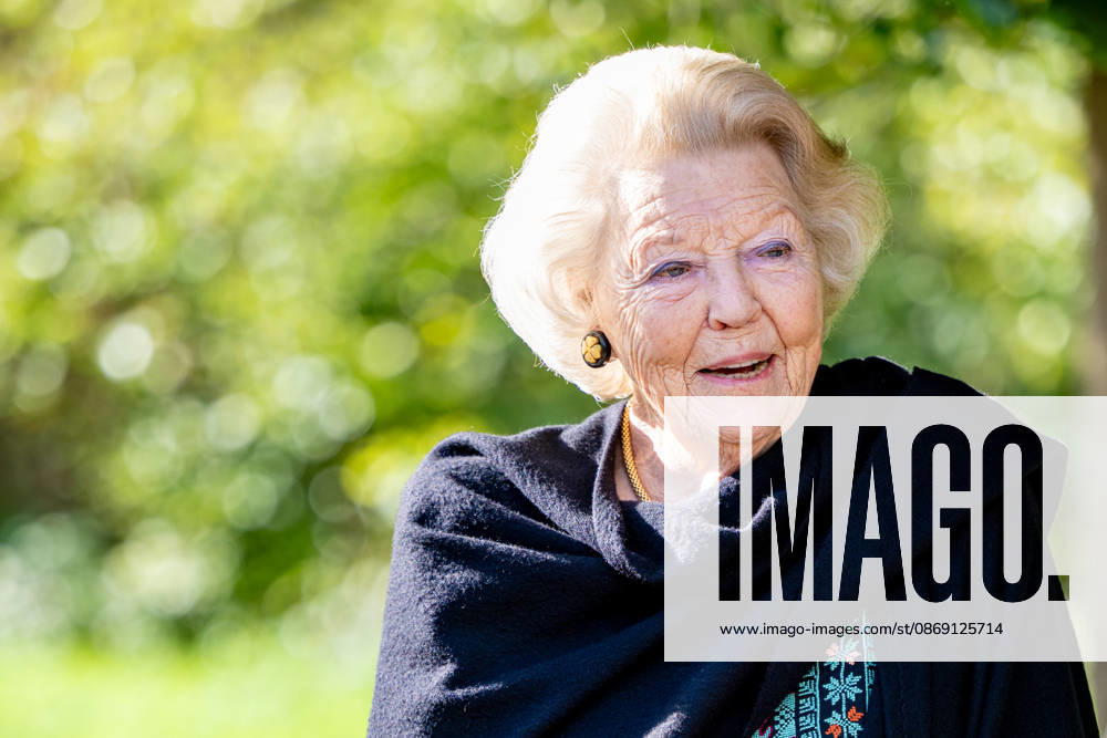 Apeldoorn Princess Beatrix attended the 7th edition of Het Oranjepad around palace Het Loo in Apeldoorn. Â