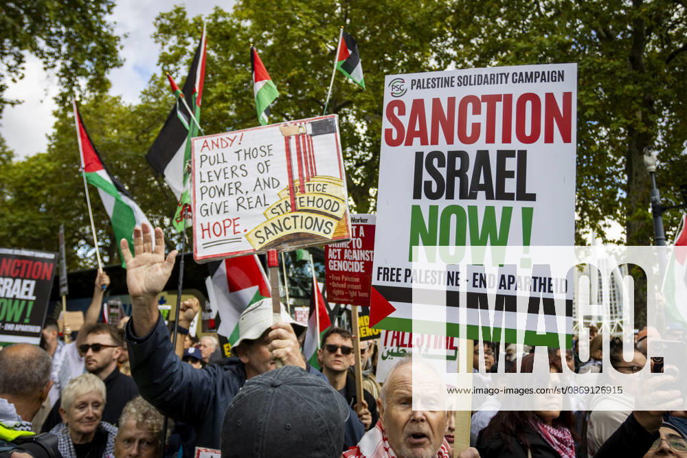 National March for Palestine Marks Three Years Since the Israel - Gaza War Began Central London, October 10, 2026 Pro-Palestine demonstrators took to the streets of Central London for the National March for Palestine, marking three years since the war in Gaza began in October 2023. Participants marched in solidarity with Palestinians, carrying Palestinian flags, banners and placards calling for an end to the conflict and highlighting the ongoing humanitarian crisis in Gaza., Credit:Zak Irfan Avalon