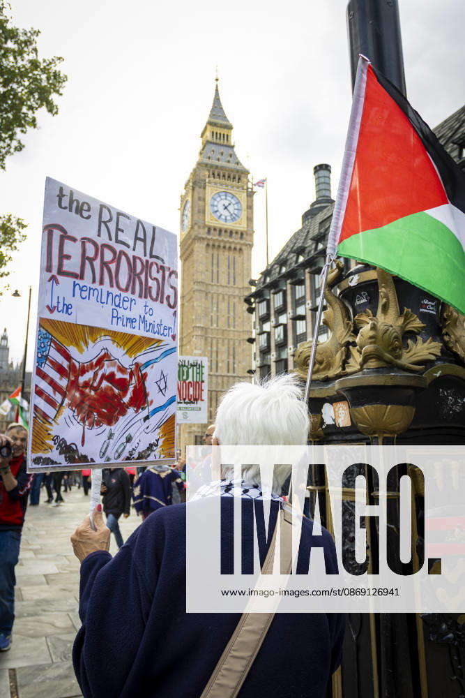 National March for Palestine Marks Three Years Since the Israel - Gaza War Began Central London, October 10, 2026 Pro-Palestine demonstrators took to the streets of Central London for the National March for Palestine, marking three years since the war in Gaza began in October 2023. Participants marched in solidarity with Palestinians, carrying Palestinian flags, banners and placards calling for an end to the conflict and highlighting the ongoing humanitarian crisis in Gaza., Credit:Zak Irfan Avalon