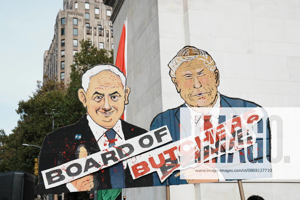 Hundreds of protesters attend a Pro-Palestine rally in Washington Square Park on October 10, 2026 in New York. New York USA - ZUMAb148 20261010_zap_b148_075