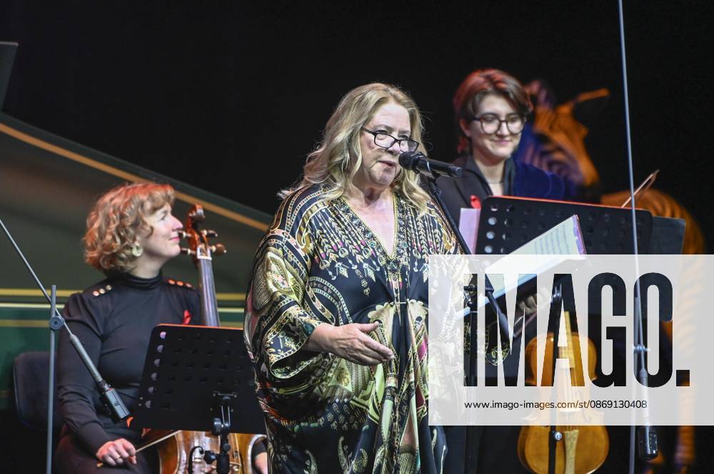 ABB HOPEGALA Cathy Kelly performs on stage at the Hope Gala 2026 at the Schauspielhaus Dresden on October 10, 2026, in Dresden, Saxony, Germany