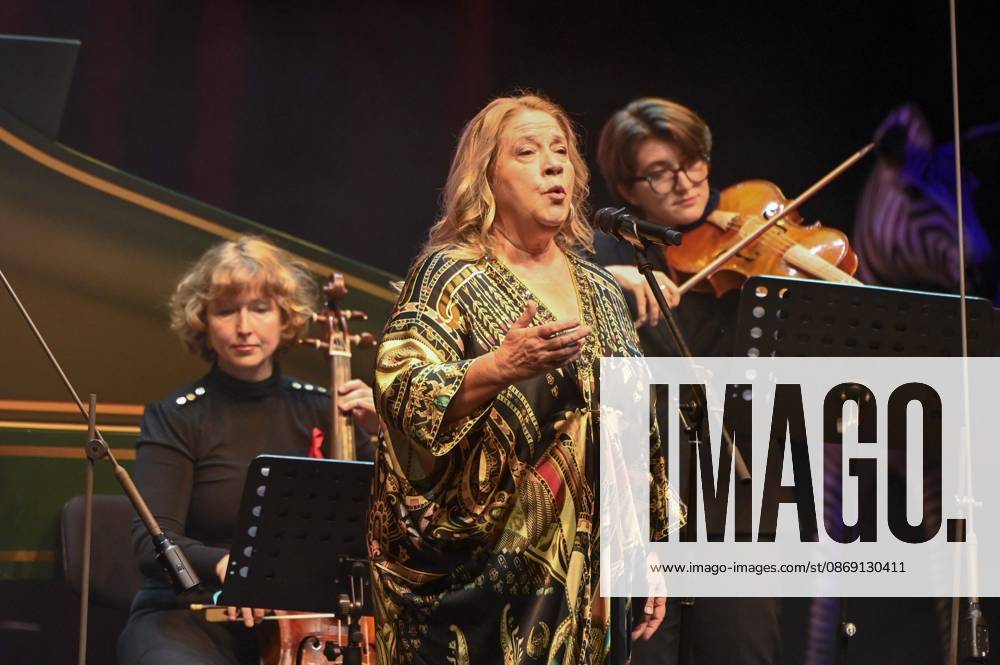ABB HOPEGALA Cathy Kelly performs on stage at the Hope Gala 2026 at the Schauspielhaus Dresden on October 10, 2026, in Dresden, Saxony, Germany