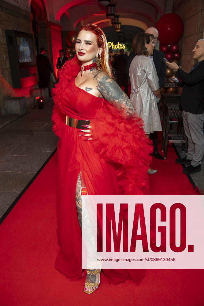 ABB HOPEGALA: Lyn Kuestner walks the red carpet at the 2026 Hope Gala at the Schauspielhaus Dresden on October 10, 2026, in Dresden, Saxony, Germany