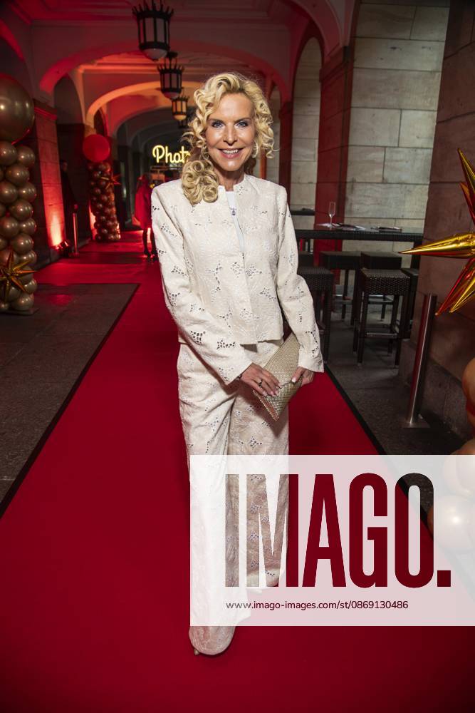 ABB HOPEGALA: Victoria Herrmann walks the red carpet at the 2026 Hope Gala at the Schauspielhaus Dresden on October 10, 2026, in Dresden, Saxony, Germany
