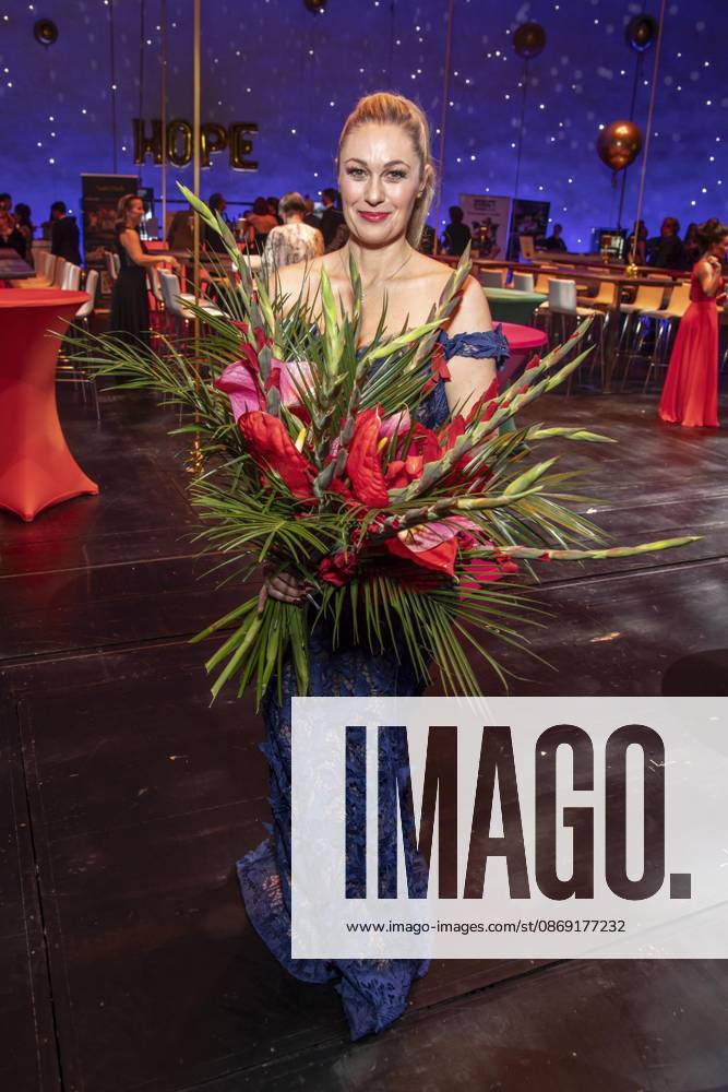 ABB HOPE GALA Ruth Moschner, host, holding a bouquet of flowers at the Hope Gala 2026 party at the Schauspielhaus Dresden on October 10, 2026, in Dresden, Saxony, Germany
