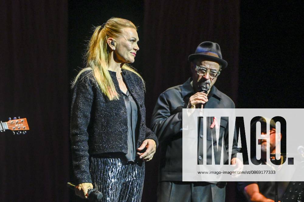 ABB HOPE GALA: Anna Loos and Jan Josef Liefers Perform a Duet on Stage at the Hope Gala 2026 at the Schauspielhaus Dresden on October 10, 2026, in Dresden, Saxony, Germany