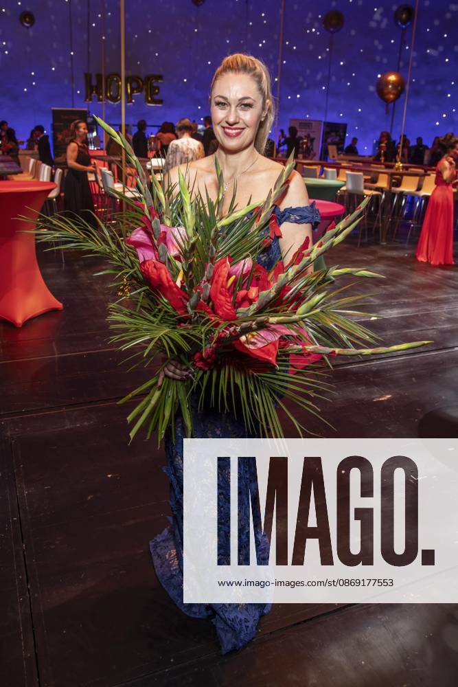 ABB HOPE GALA Ruth Moschner, host, holding a bouquet of flowers at the Hope Gala 2026 party at the Schauspielhaus Dresden on October 10, 2026, in Dresden, Saxony, Germany