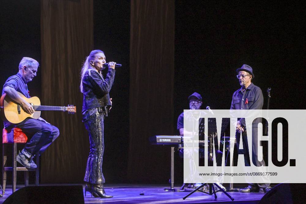 ABB HOPE GALA: Anna Loos and Jan Josef Liefers Perform a Duet on Stage at the Hope Gala 2026 at the Schauspielhaus Dresden on October 10, 2026, in Dresden, Saxony, Germany