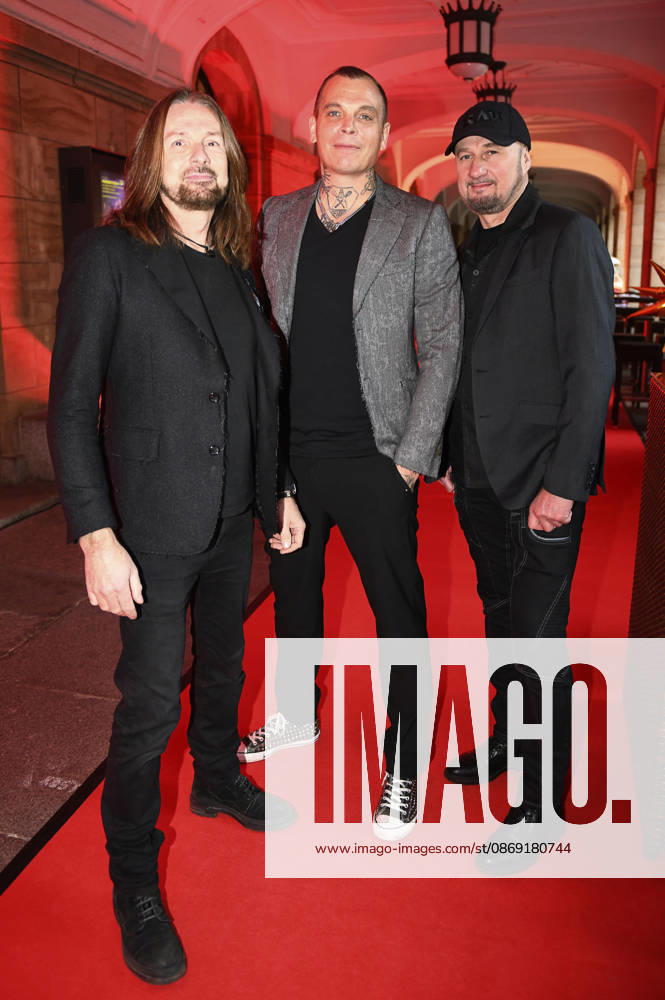 Guest, Philipp Burger, and Christian Forer from Frei Wild at the 18th Hope Gala 2026 at the Schauspielhaus Dresden, October 10, 2026 Foto:xM.xFischerx xFuturexImagex hope_6003