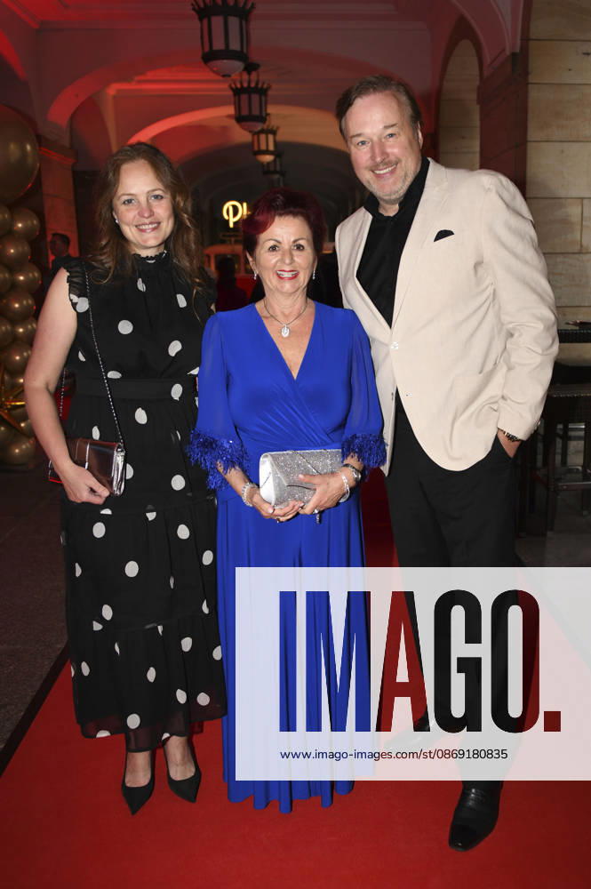 Lidija Grossmann, Viola Klein, and Stephan Grossmann at the 18th Hope Gala 2026 at the Schauspielhaus Dresden, October 10, 2026 Foto:xM.xFischerx xFuturexImagex hope_6011