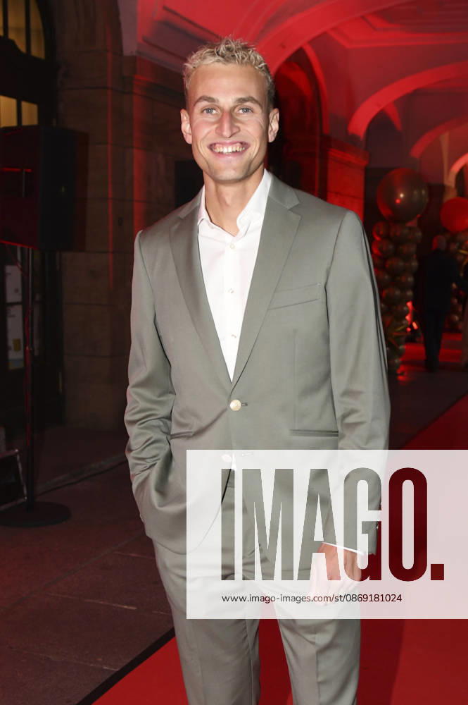 Karl Bebendorf at the 18th Hope Gala 2026 at the Schauspielhaus Dresden, October 10, 2026 Foto:xM.xFischerx xFuturexImagex hope_6054
