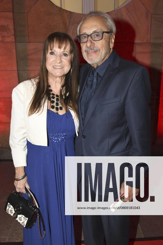 Wolfgang Stumph with his wife, Christine Stumph, at the 18 Hope Gala 2026 at the Schauspielhaus Dresden, October 10, 2026 Foto:xM.xFischerx xFuturexImagex hope_6070