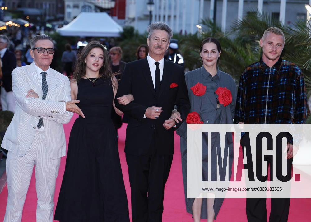 The Jury: Ben Hardy, Zoe Adjani, Stephen Wooley, Amira Casar, and Thibault de Montalembert on the red carpet at the closing ceremony of the 37th Dinard British and Irish Film Festival on October 10, 2026, in Dinard. Denis Guignebourg, Bestimage. Red carpet and closing ceremony of the 37th Dinard British and Irish Film Festival, October 10, 2026, Dinard, France