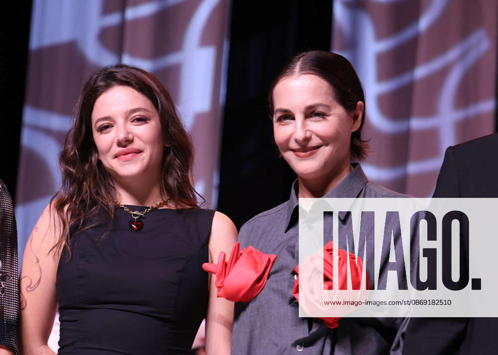 Zoe Adjani and Amira Casar at the closing ceremony of the 37th Dinard British and Irish Film Festival on October 10, 2026, in Dinard. Denis Guignebourg, Bestimage. Red carpet and closing ceremony of the 37th Dinard British and Irish Film Festival, October 10, 2026, Dinard, France