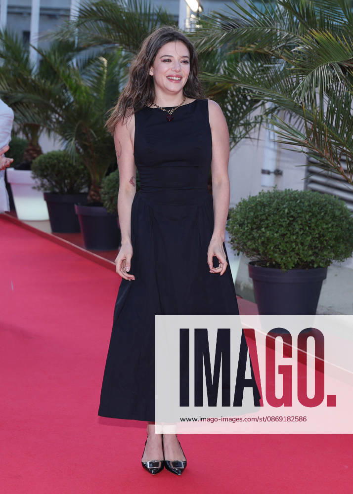 Zoe Adjani on the red carpet at the closing ceremony of the 37th Dinard British and Irish Film Festival on October 10, 2026, in Dinard. Denis Guignebourg, Bestimage. Red carpet and closing ceremony of the 37th Dinard British and Irish Film Festival, October 10, 2026, Dinard, France