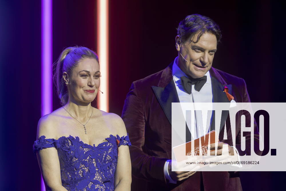 Ruth Moschner and Benjamin Bieneck are the hosts of the 18th HOPE Gala at the Schauspielhaus Dresden. The HOPE Gala Dresden is a charity event that supports the HOPE Cape Town children’s project in South Africa in its efforts to promote the health, development, and education of children and young adults in the townships around Cape Town.