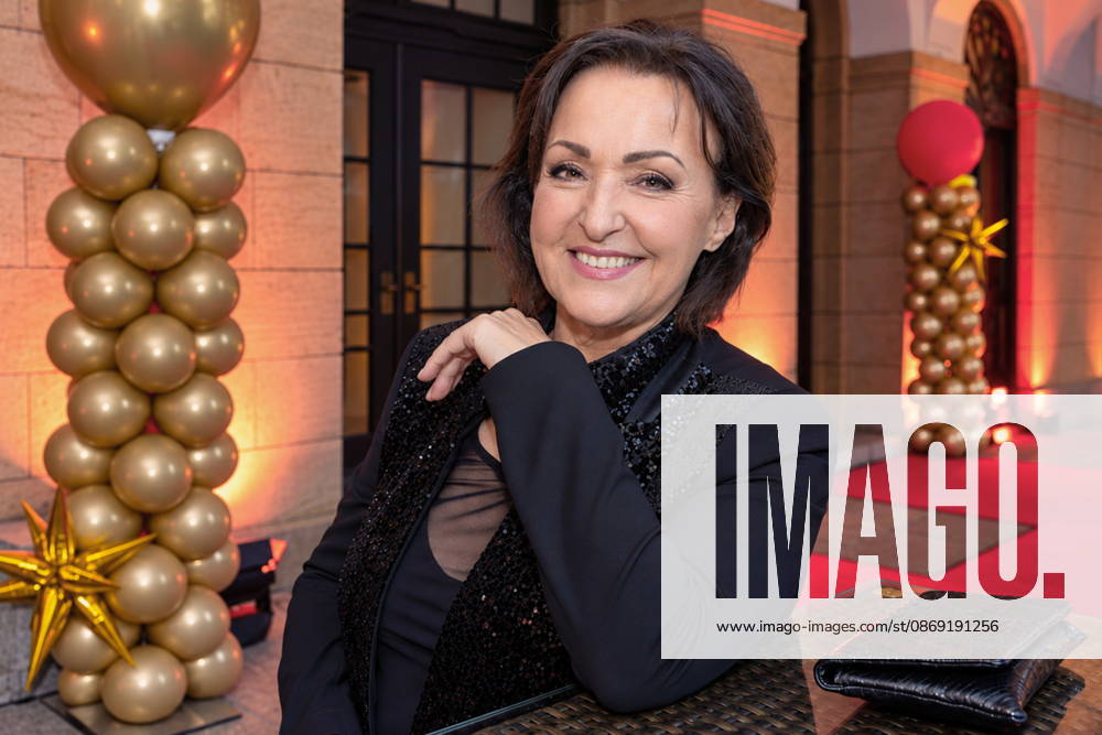 Singer Ute Freudenberg, born January 12, 1956, will attend the 18th HOPE Gala at the Schauspielhaus Dresden. The HOPE Gala Dresden is a benefit event that supports the HOPE Cape Town children’s project in South Africa in its commitment to the health, development, and education of children and young adults in the townships around Cape Town