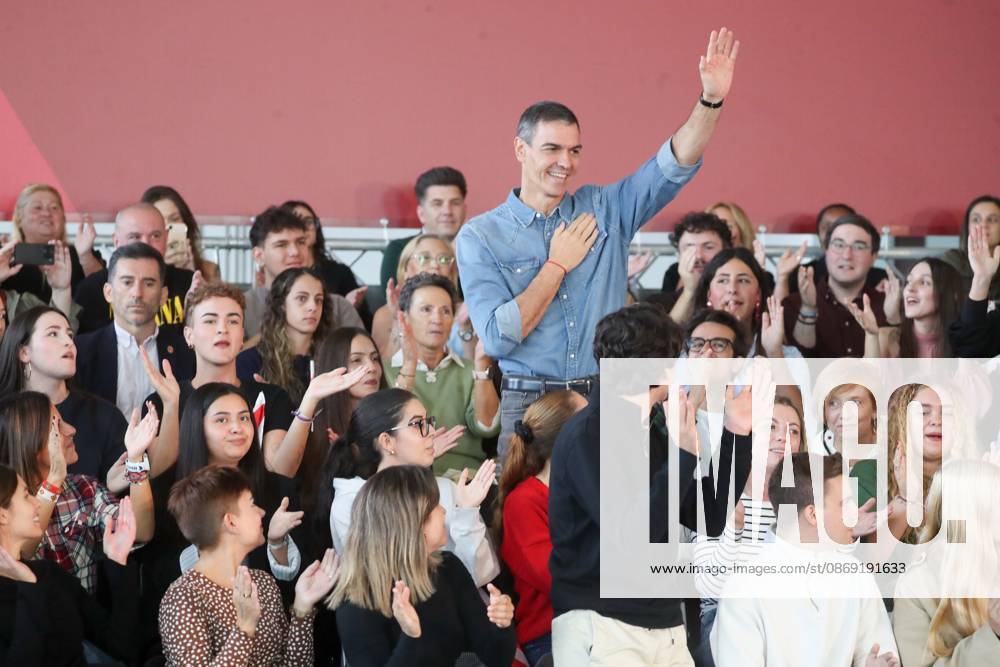 Pedro Sánchez Speaks at a Pre-Campaign Event in Ponferrada, León The Secretary-General of the PSOE and Prime Minister, Pedro Sánchez, during a PSOE pre-campaign event at La Térmica Cultural in Ponferrada on October 11, 2026, in Ponferrada, León, Castile and León, Spain. The Prime Minister and Secretary-General of the PSOE, Pedro Sánchez, kicked off the pre-campaign for the general election on November 29 this weekend with two events: on Saturday in Dos Hermanas, Seville, and today in Ponferrada, León, at the Térmica Cultural of the Energy Foundation, October 11, 2026, Ponferrada, León, Castile and León, Spain