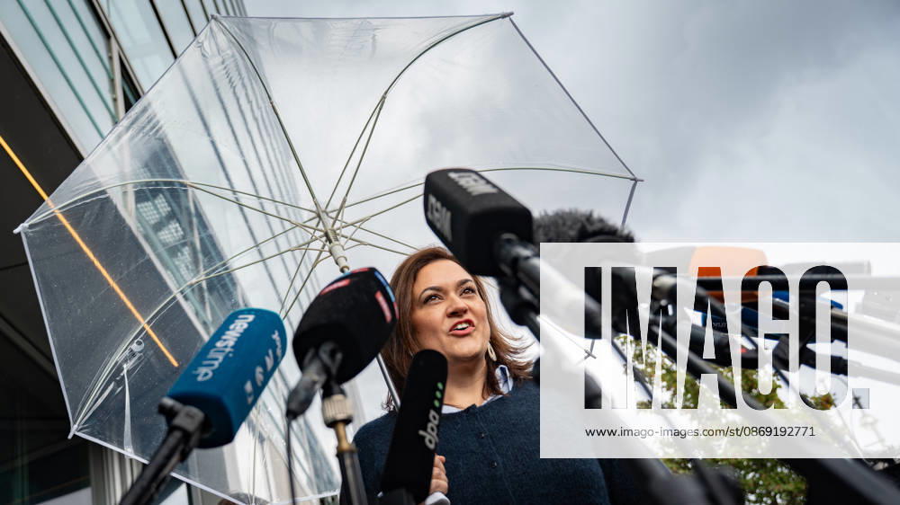CDU Secretary General Franziska Hoppermann delivers a press statement at the start of the closed-door meeting. CDU Germany Executive Committee Closed-Door Meeting in Berlin, October 2026, Berlin, Berlin, Germany, Konrad Adenauer House