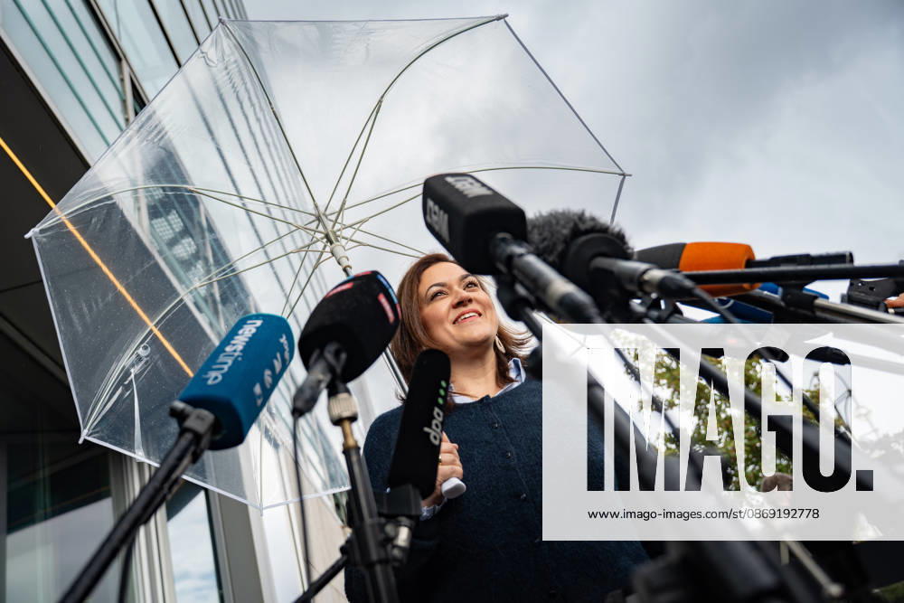 CDU Secretary General Franziska Hoppermann issues a press statement at the start of the closed-door meeting. CDU Germany Executive Committee Closed-Door Meeting in Berlin, October 2026, Berlin, Berlin, Germany, Konrad Adenauer House