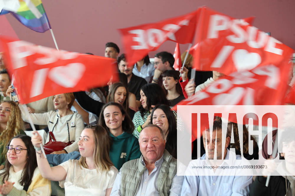 Pedro Sánchez Speaks at a Pre-Campaign Event in Ponferrada, León Several people at a PSOE pre-campaign event at La Térmica Cultural in Ponferrada on October 11, 2026, in Ponferrada, León, Castile and León, Spain. The Prime Minister and Secretary-General of the PSOE, Pedro Sánchez, kicked off the pre-campaign for the general election on November 29 this weekend with two events: on Saturday in Dos Hermanas, Seville, and today in Ponferrada, León, at the Térmica Cultural of the Energy Foundation, October 11, 2026, Ponferrada, León, Castile and León, Spain