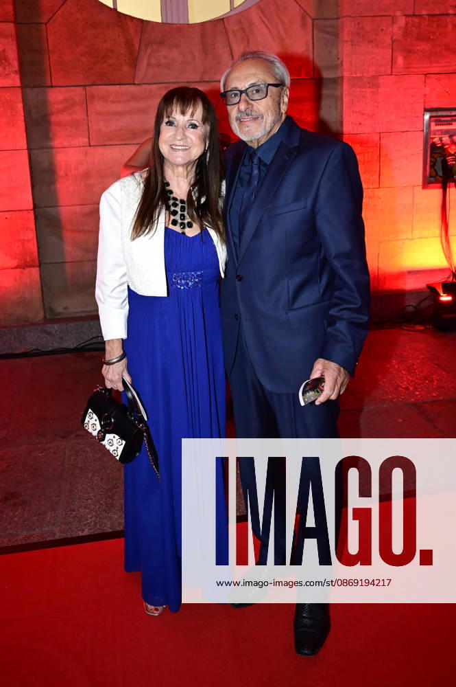 Wolfgang Stumph with his wife, Christine Stumph, at the 18 Hope Gala 2026 at the Schauspielhaus Dresden, October 10, 2026 Foto:xM.xWehnertx xFuturexImagex hope_6154