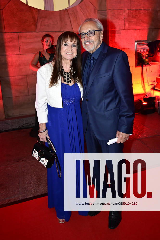 Wolfgang Stumph with his wife, Christine Stumph, at the 18 Hope Gala 2026 at the Schauspielhaus Dresden, October 10, 2026 Foto:xM.xWehnertx xFuturexImagex hope_6156
