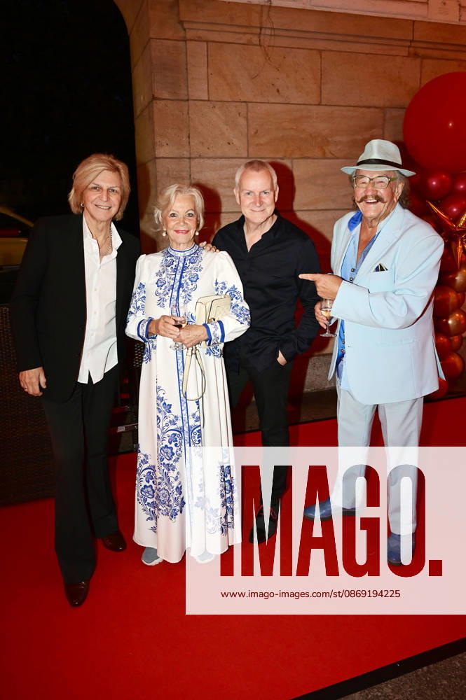Dirk Michaelis, Dorit Gäbler, Ritchie Barton, and Karl Heinz Bellmann at the 18th Hope Gala 2026 at the Schauspielhaus Dresden, October 10, 2026 Foto:xM.xWehnertx xFuturexImagex hope_6162