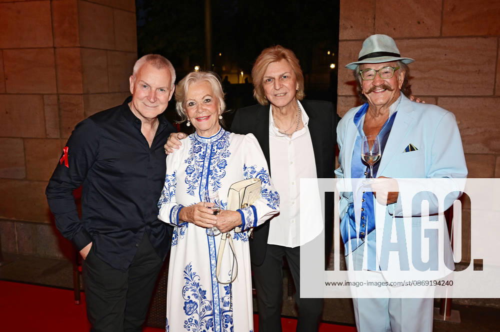 Dirk Michaelis, Dorit Gäbler, Ritchie Barton, and Karl Heinz Bellmann at the 18th Hope Gala 2026 at the Schauspielhaus Dresden, October 10, 2026 Foto:xM.xWehnertx xFuturexImagex hope_6165