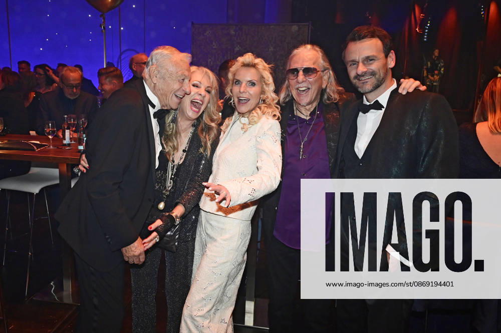 Eduard Geyer, Petra Zieger, Victoria Herrmann, Peter Taudte, and David Böthig at the 18th Hope Gala 2026 at the Schauspielhaus Dresden, October 10, 2026 Foto:xM.xWehnertx xFuturexImagex hope_6292
