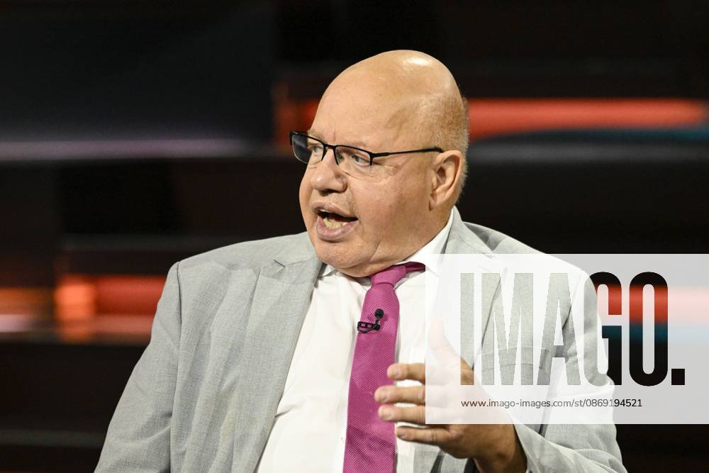 Peter Altmaier, politician, 10 26. Peter Altmaier on October 8, 2026, on *Markus Lanz*, ZDF TV, talk show, Germany, German, German man, politics, CDU, German politician, sitting sideways, speaking, gesturing