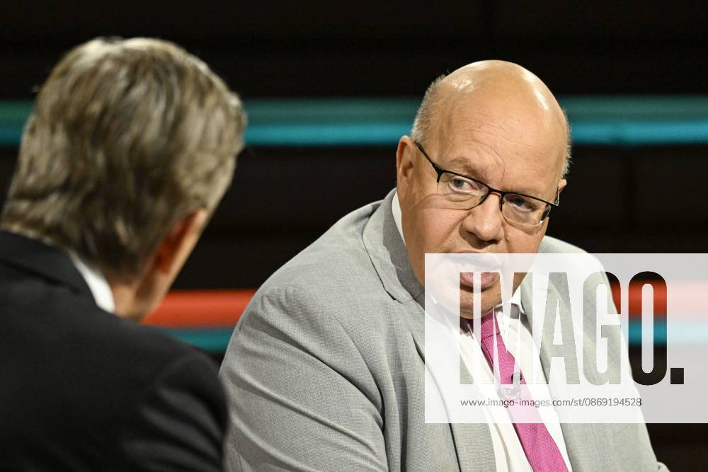 Markus Lanz with Peter Altmaier on October 8, 2026, on the Markus Lanz show, ZDF TV, talk show, Germany, German, German man, men, politics, politician, CDU, German politician, Italy, Italian, Italian, German presenter, photography, photographer, journalist, journalism,