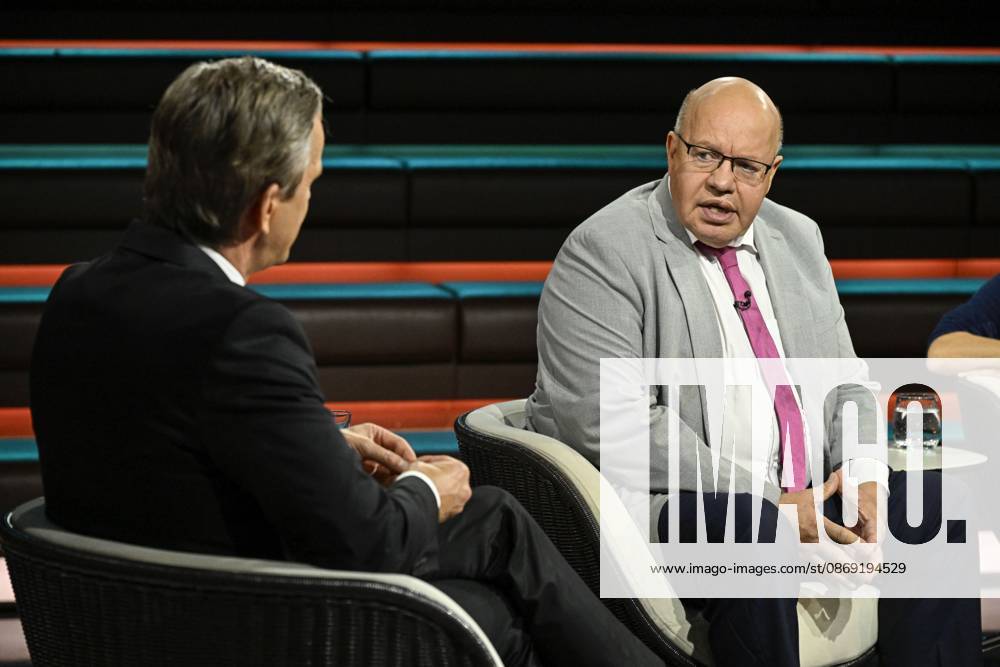 Markus Lanz with Peter Altmaier on October 26, 2026; Markus Lanz and Peter Altmaier on October 8, 2026, on *Markus Lanz*, ZDF TV, talk show, Germany, German, German man, men, politics, politician, CDU, German politician, Italy, Italian, Italian, German presenter, p