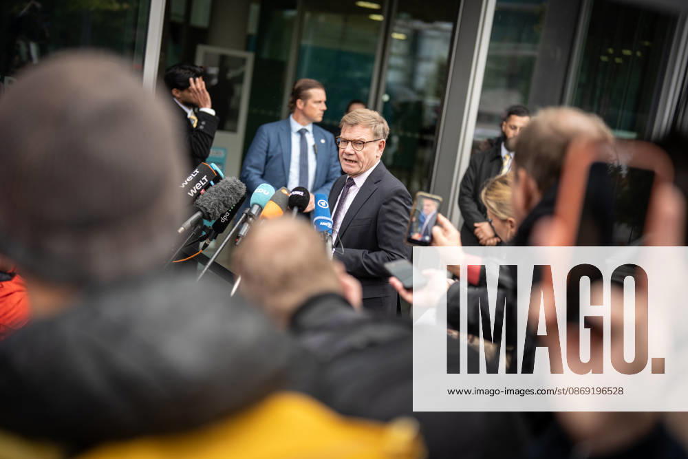 Johann Wadephul, Minister of Foreign Affairs, delivers a statement in front of the Konrad Adenauer House on the latest developments in Ukraine. CDU Germany Executive Committee Retreat in Berlin, October 2026, Berlin, Germany, Konrad Adenauer House