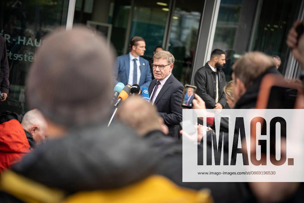 Johann Wadephul, Minister of Foreign Affairs, delivers a statement in front of the Konrad Adenauer House on the latest developments in Ukraine. CDU Germany Executive Committee Retreat in Berlin, October 2026, Berlin, Germany, Konrad Adenauer House