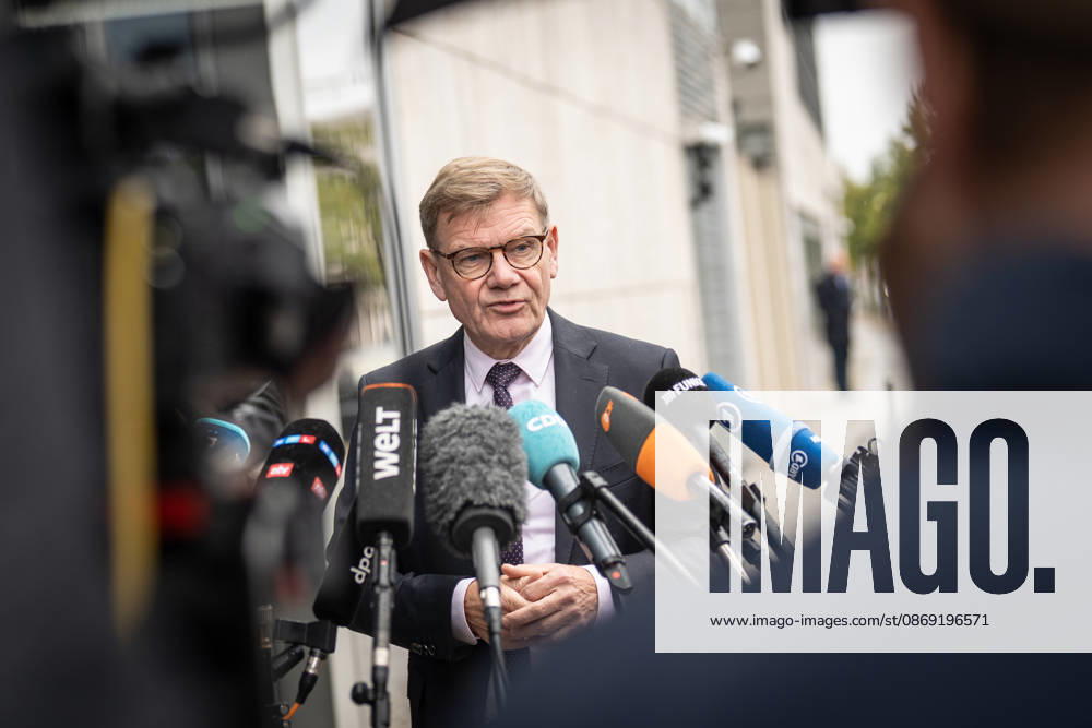 Johann Wadephul, Minister of Foreign Affairs, delivers a statement in front of the Konrad Adenauer House on current developments in Ukraine. CDU Germany Executive Committee Retreat in Berlin, October 2026, Berlin, Berlin, Germany, Konrad Adenauer House
