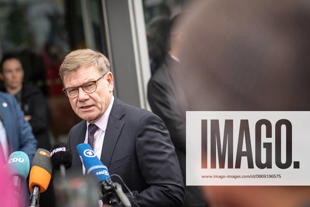 Johann Wadephul, Minister of Foreign Affairs, delivers a statement in front of the Konrad Adenauer House on current developments in Ukraine. CDU Germany Executive Committee Retreat in Berlin, October 2026, Berlin, Berlin, Germany, Konrad Adenauer House