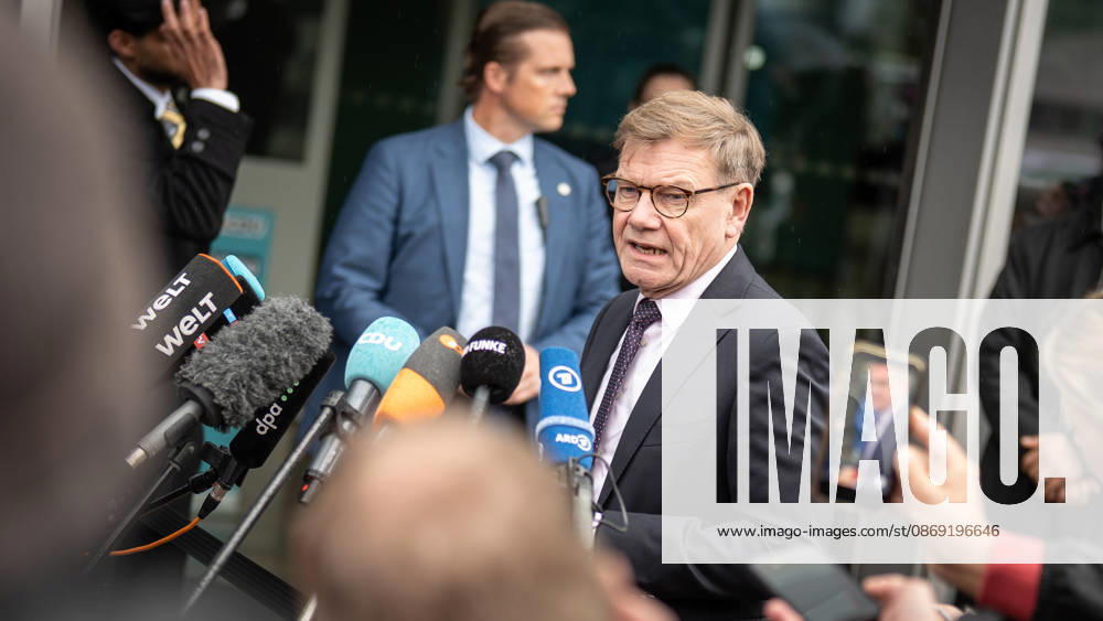 Johann Wadephul, Minister of Foreign Affairs, delivers a statement in front of the Konrad Adenauer House on current developments in Ukraine. CDU Germany Executive Committee Retreat in Berlin, October 2026, Berlin, Berlin, Germany, Konrad Adenauer House