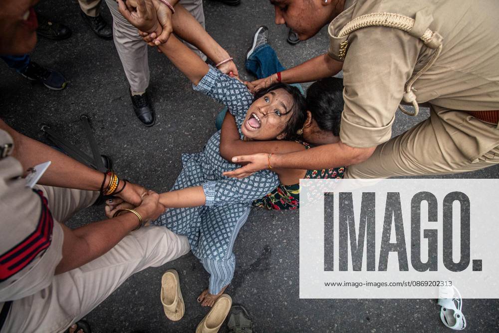 Protest to demand resignation of India s chief election commissioner in New Delhi NEW DELHI, INDIA - OCTOBER 11: Indian police officers detain a protestor during a mass protest organized by the Cockroach Janta Party (CJP) in New Delhi, India on October 11, 2026. Demonstrators gathered to demand the resignation of Chief Election Commissioner Gyanesh Kumar over alleged electoral roll irregularities and revisions. Yousuf Sarfaraz Anadolu New Delhi India. Editorial use only. Please get in touch for any other usage.