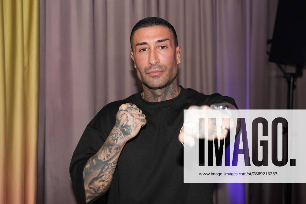 Fame Fighting 2026 Press Conference: Bobby Chambers at the press conference for the fourth edition of Fame Fighting Celebrity Boxing on October 11, 2026, at the Atlantic Hotel in Essen, North Rhine-Westphalia