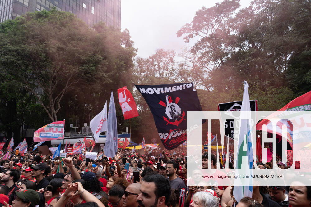 So£o Paulo, Brazil. 11 Oct 2026. The president of Brazil, Luiz Ino¡cio Lula da Silva (PT), takes part in a rally with supporters in So£o Paulo, Brazil, on October 11, 2026. Sao Paulo Brasil - ZUMAl146 20261011_aaf_l146_020